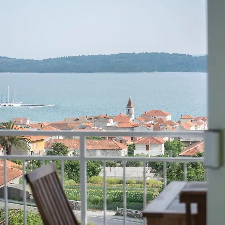 In Seget Donji With Terrace アパート