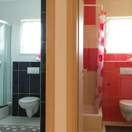 In Seget Donji With Terrace * トロギール