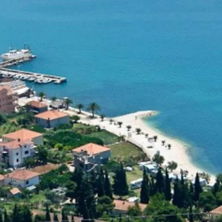 In Seget Donji With Terrace トロギール