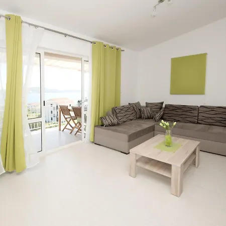 In Seget Donji With Terrace アパート